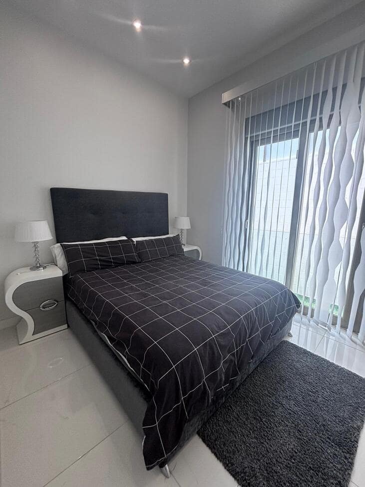 5 makuuhuone Huvila myytävänä paikassa Villamartin mukana uima-altaan - 699 000 € (Ref: 9807269)