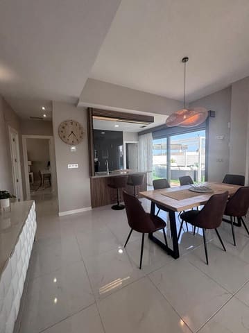 5 makuuhuone Huvila myytävänä paikassa Villamartin, Orihuela mukana uima-altaan - 699 000 € (Ref: 9807269)