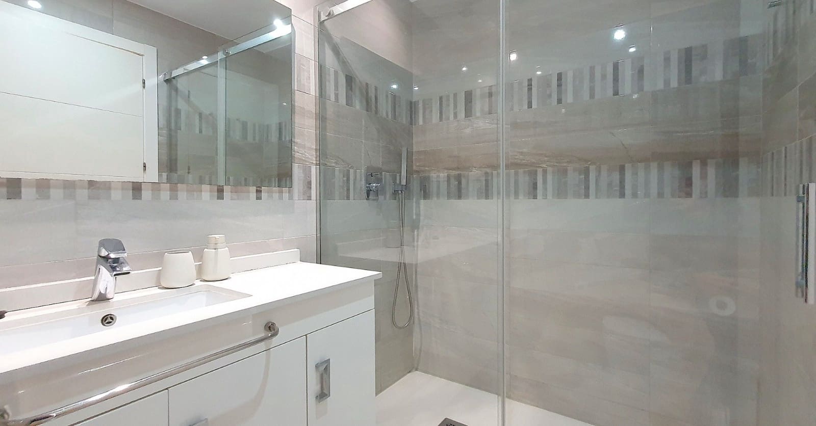 2 quarto Apartamento para venda em Punta Prima com piscina - 450 000 € (Ref: 9807271)