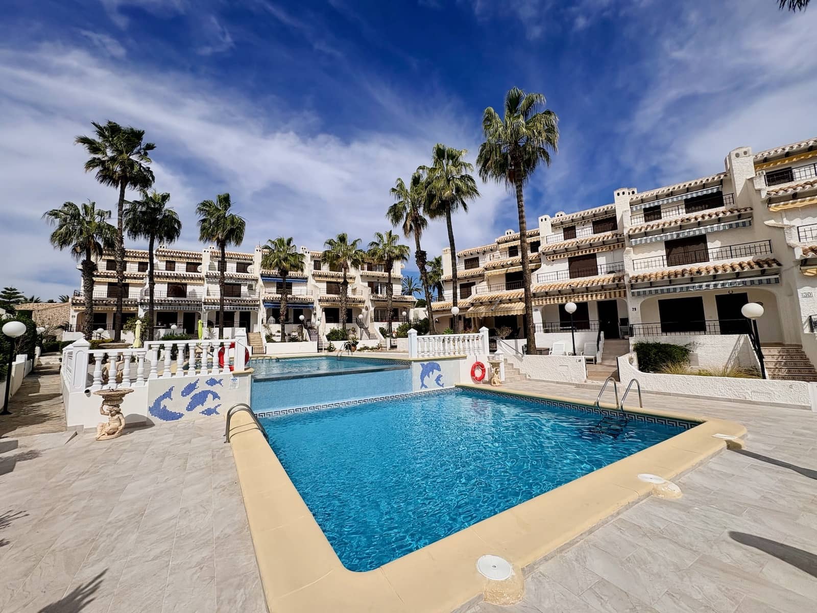 Casa de 4 habitaciones en Cabo Roig en venta con piscina - 390.000 € (Ref: 9807272)