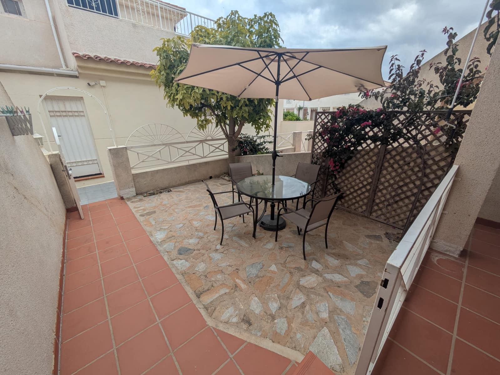 2 sovrum Lägenhet till salu i Playa Flamenca med pool - 155 000 € (Ref: 9812942)