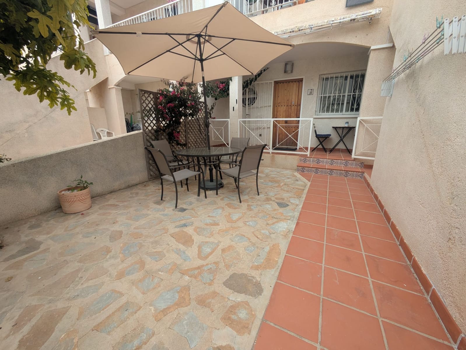 2 sovrum Lägenhet till salu i Playa Flamenca med pool - 155 000 € (Ref: 9812942)