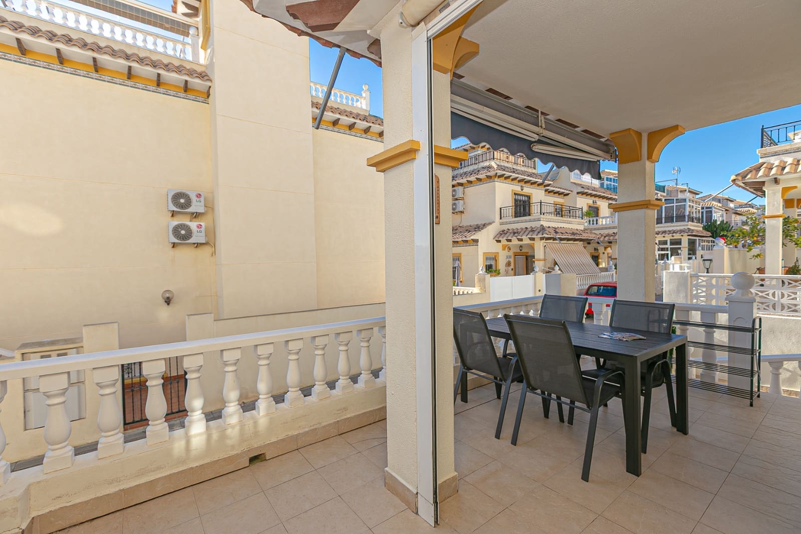 3 camera da letto Casa in vendita in Playa Flamenca con piscina - 224.500 € (Rif: 9816440)