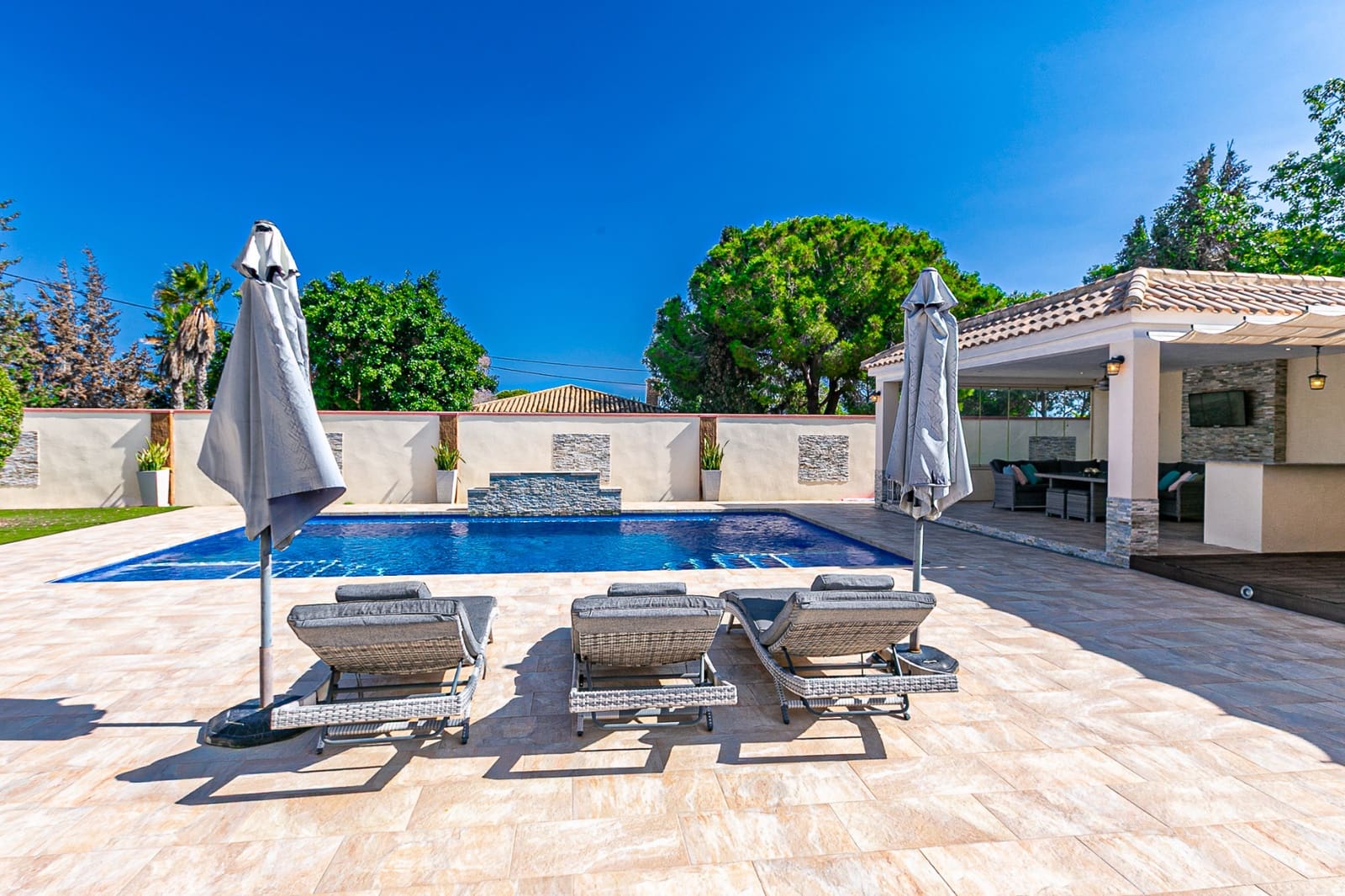 6 Zimmer Villa zu verkaufen in Orihuela Costa mit Pool Garage - 799.000 € (Ref: 9816444)
