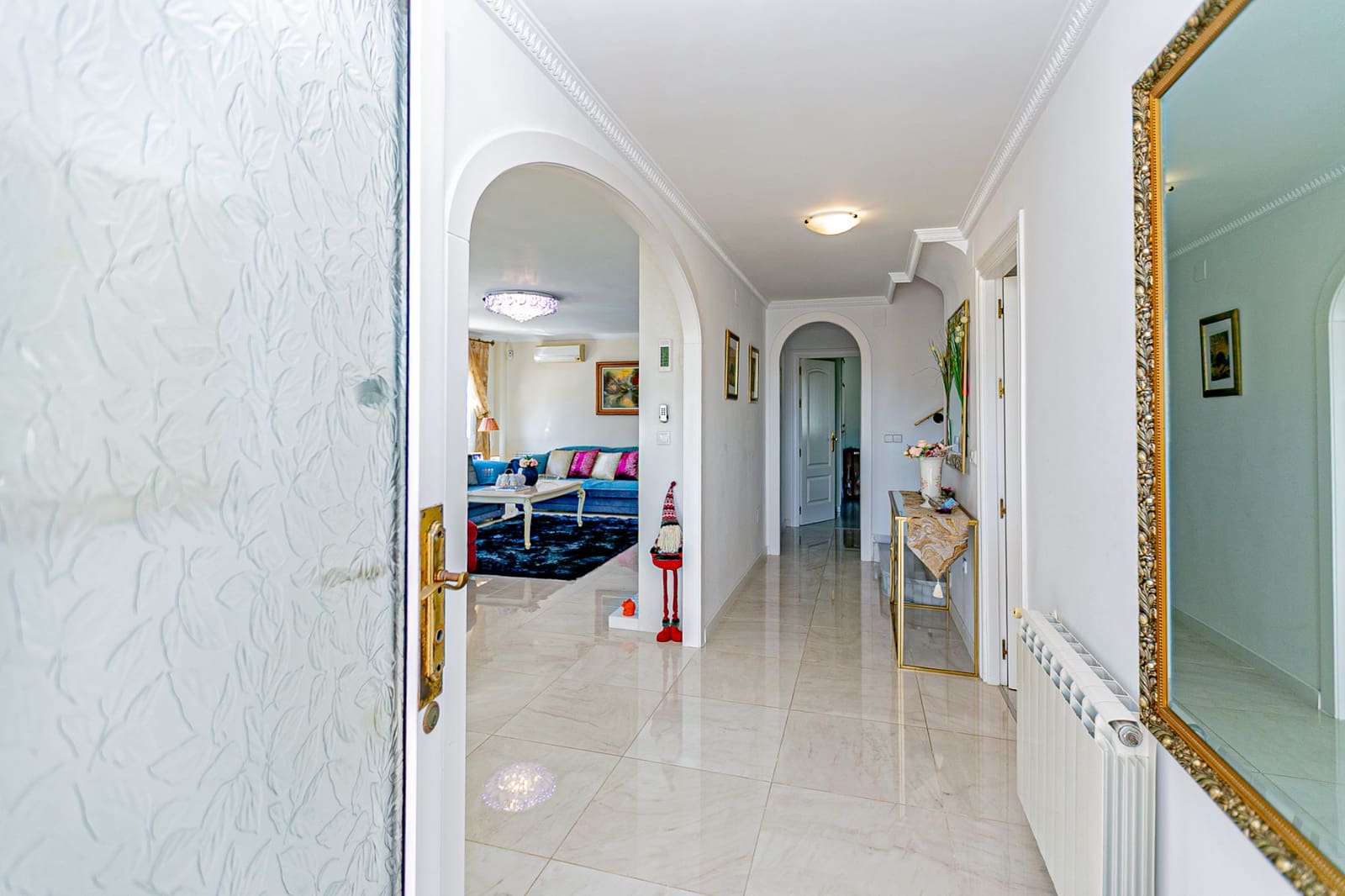 4 Zimmer Villa zu verkaufen in Campoamor mit Pool Garage - 800.000 € (Ref: 9816445)