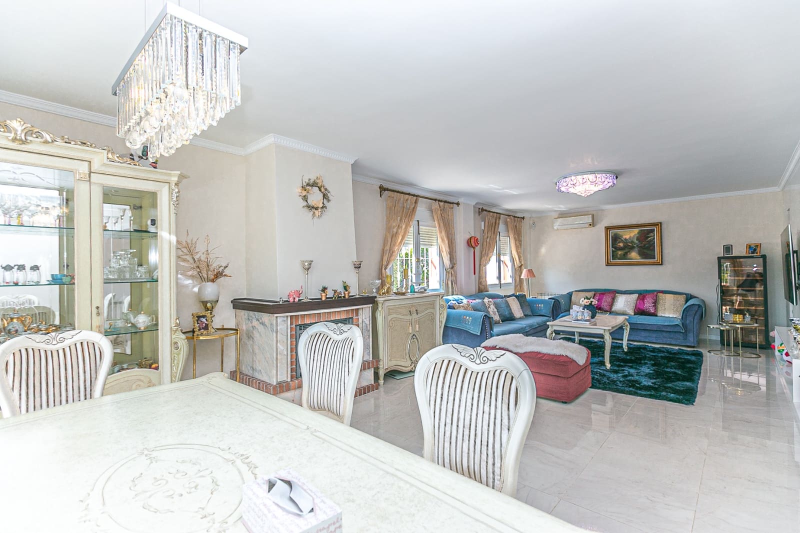 4 Zimmer Villa zu verkaufen in Campoamor mit Pool Garage - 800.000 € (Ref: 9816445)