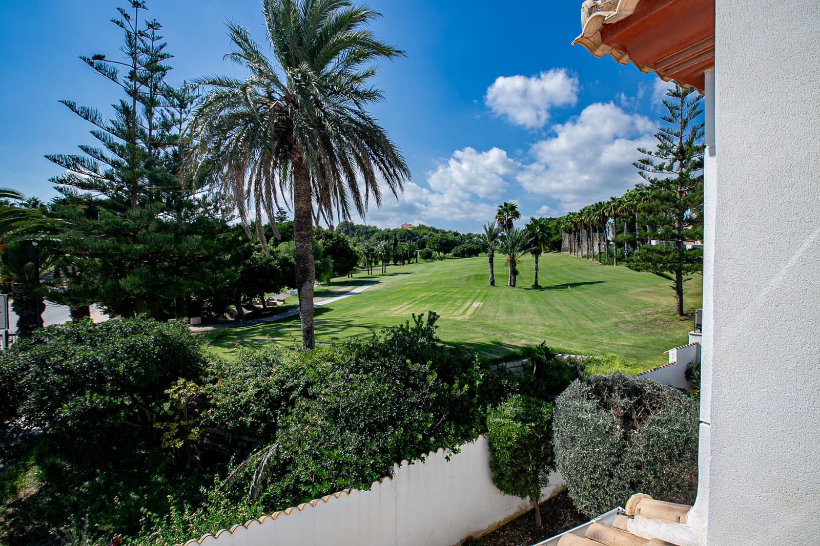 4 Zimmer Villa zu verkaufen in Campoamor mit Pool Garage - 800.000 € (Ref: 9816445)