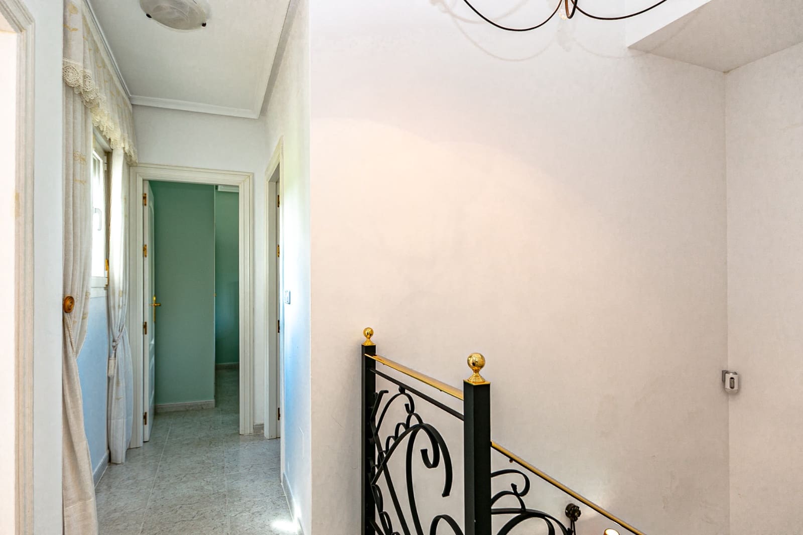 4 Zimmer Villa zu verkaufen in Campoamor mit Pool Garage - 800.000 € (Ref: 9816445)