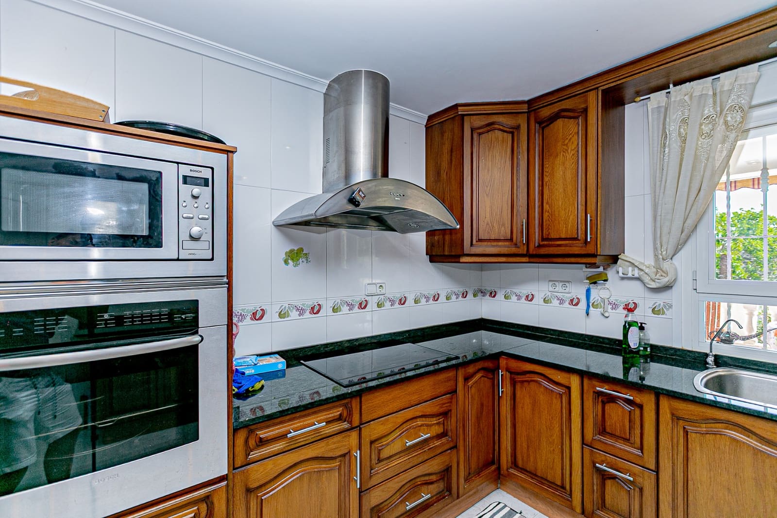 4 Zimmer Villa zu verkaufen in Campoamor mit Pool Garage - 800.000 € (Ref: 9816445)