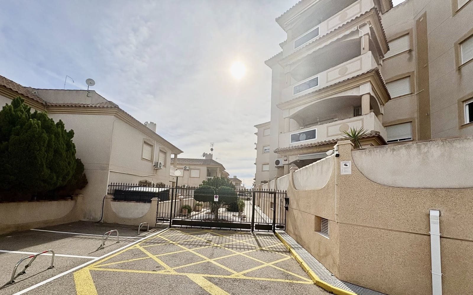 2 Zimmer Apartment zu verkaufen in La Zenia mit Pool - 155.000 € (Ref: 9830327)
