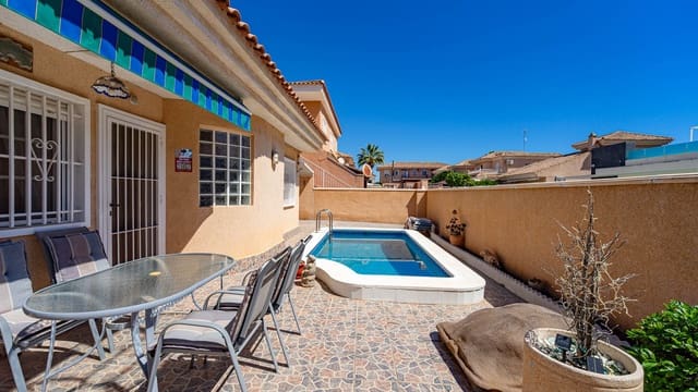 2 chambre Villa/Maison à vendre à Punta Prima, Torrevieja avec piscine - 235 000 € (Ref: 9834872)