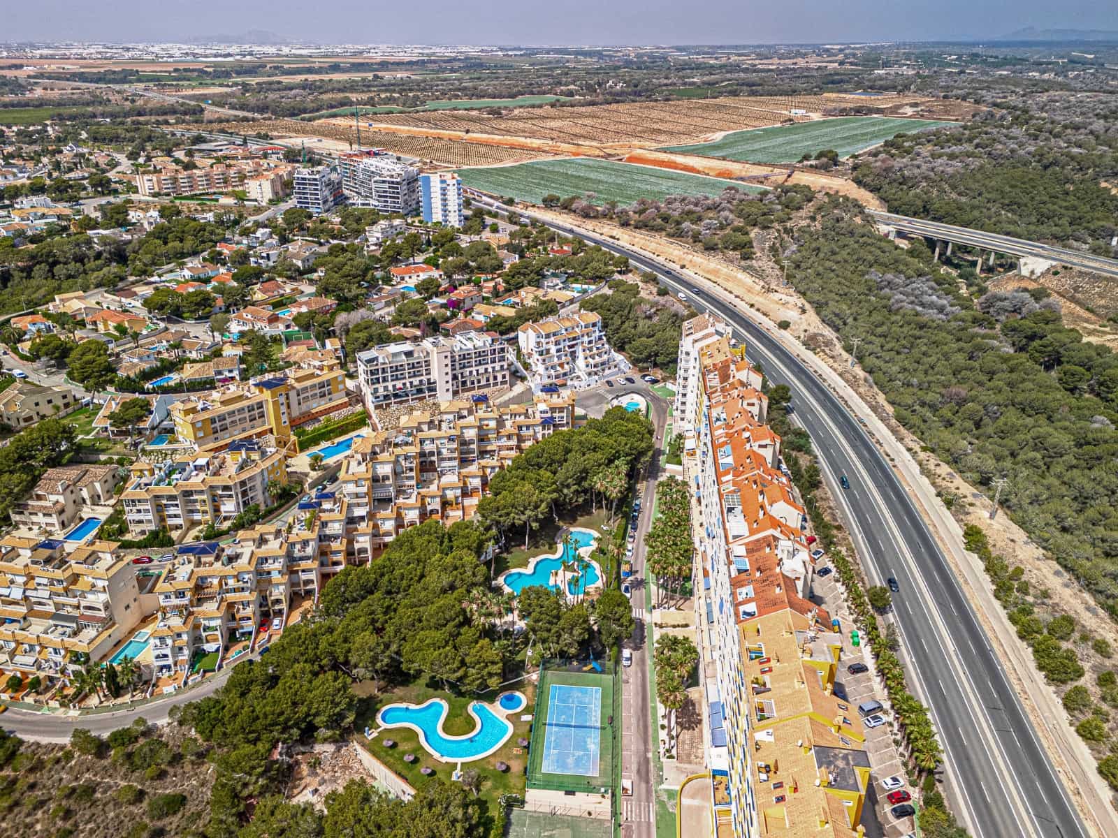 2 soveværelse Lejlighed til salg i Dehesa de Campoamor med swimmingpool - € 220.000 (Ref: 9841968)