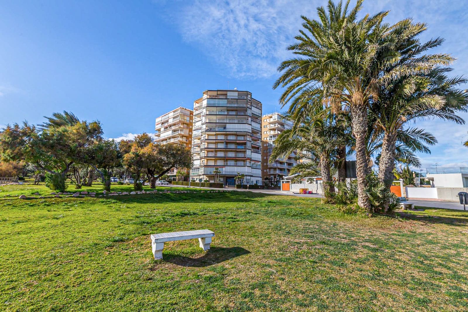 2 soveværelse Lejlighed til salg i Dehesa de Campoamor med swimmingpool - € 220.000 (Ref: 9841968)