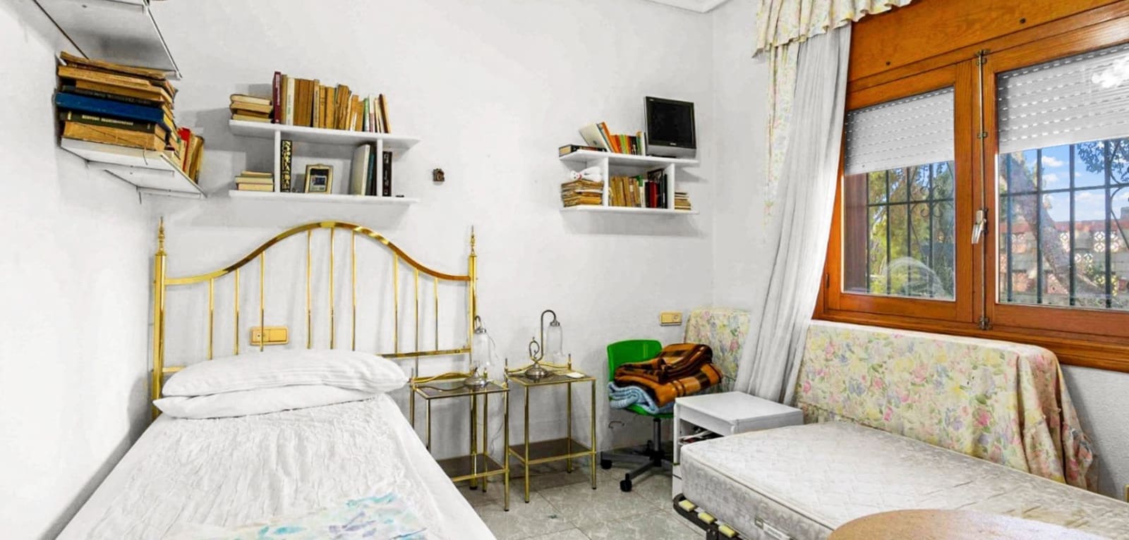 8 Zimmer Villa zu verkaufen in Los Balcones mit Pool Garage - 550.000 € (Ref: 9841969)