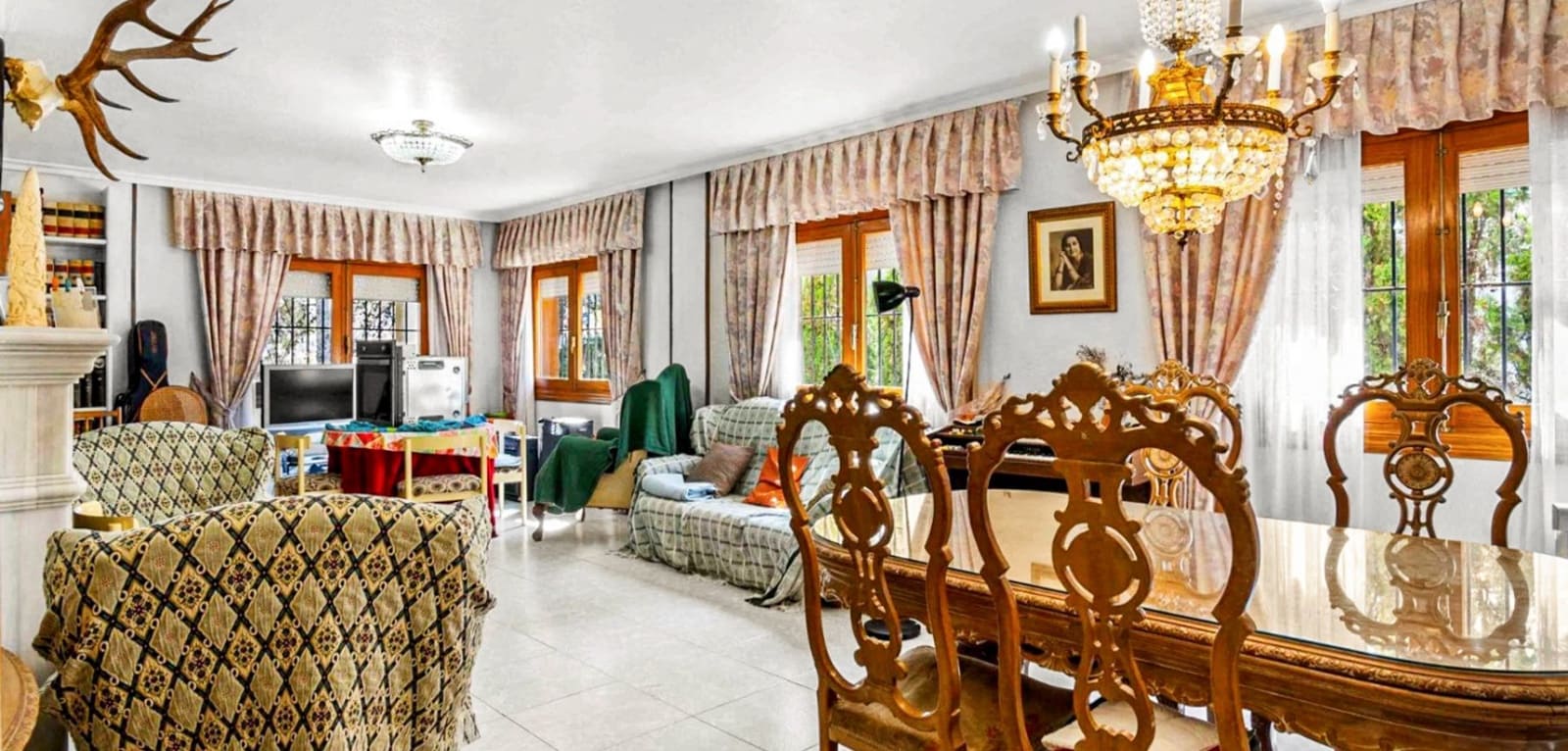 8 Zimmer Villa zu verkaufen in Los Balcones mit Pool Garage - 550.000 € (Ref: 9841969)