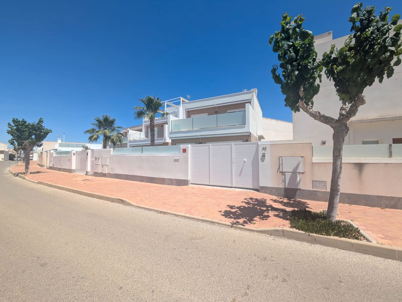 3 bedroom Villa for sale in San Pedro del Pinatar with pool garage - € 439,000 (Ref: 9844695)