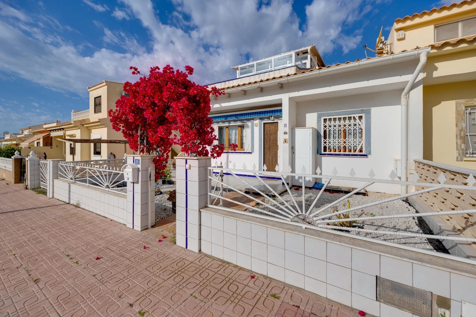 2 bedroom Townhouse for sale in La Florida - € 189,500 (Ref: 9849945)