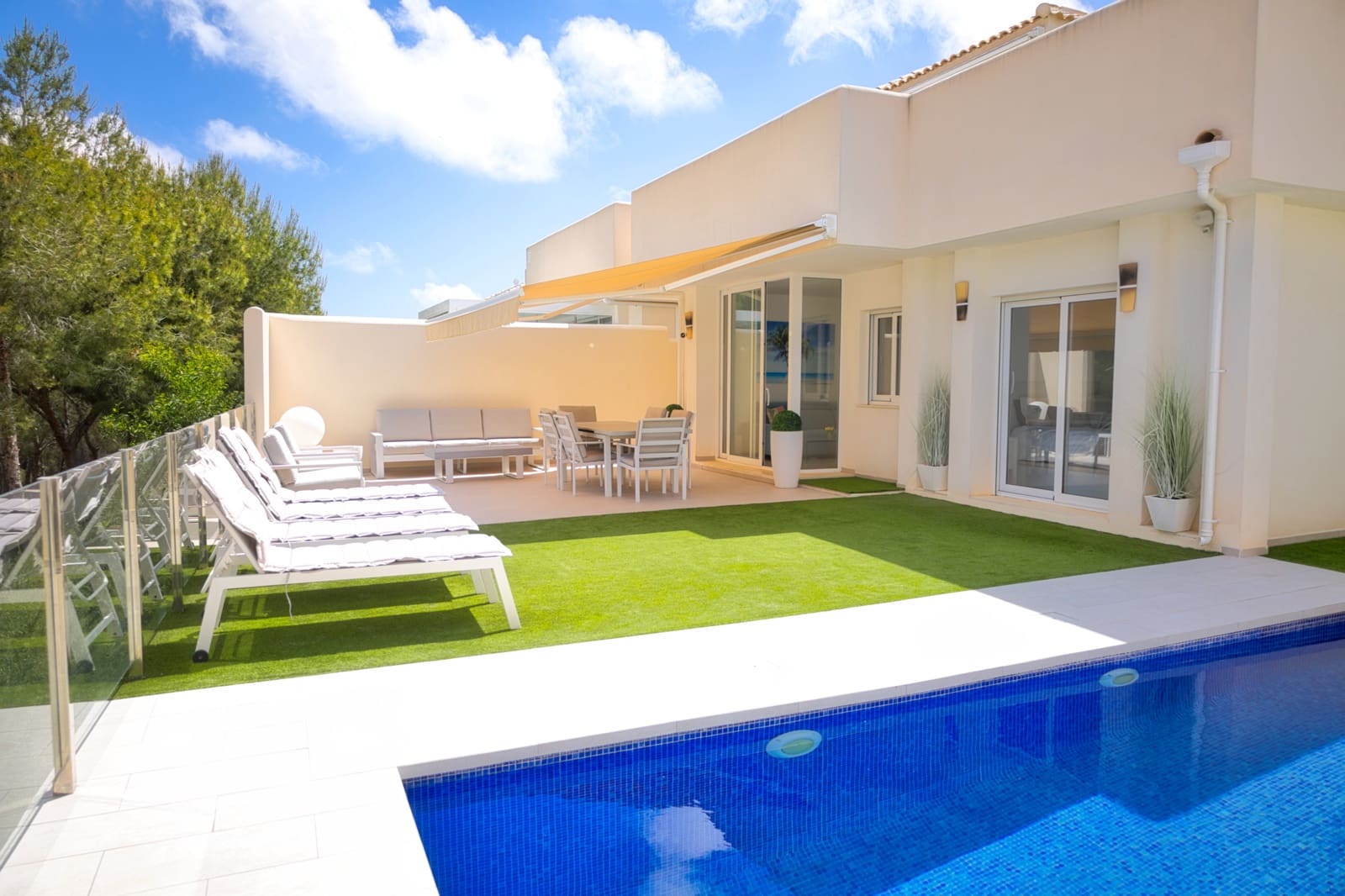 4 slaapkamer Villa te koop in Orihuela Costa met zwembad - € 375.000 (Ref: 9863683)
