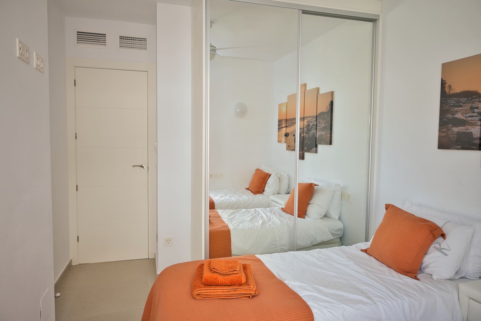 4 slaapkamer Villa te koop in Orihuela Costa met zwembad - € 375.000 (Ref: 9863683)