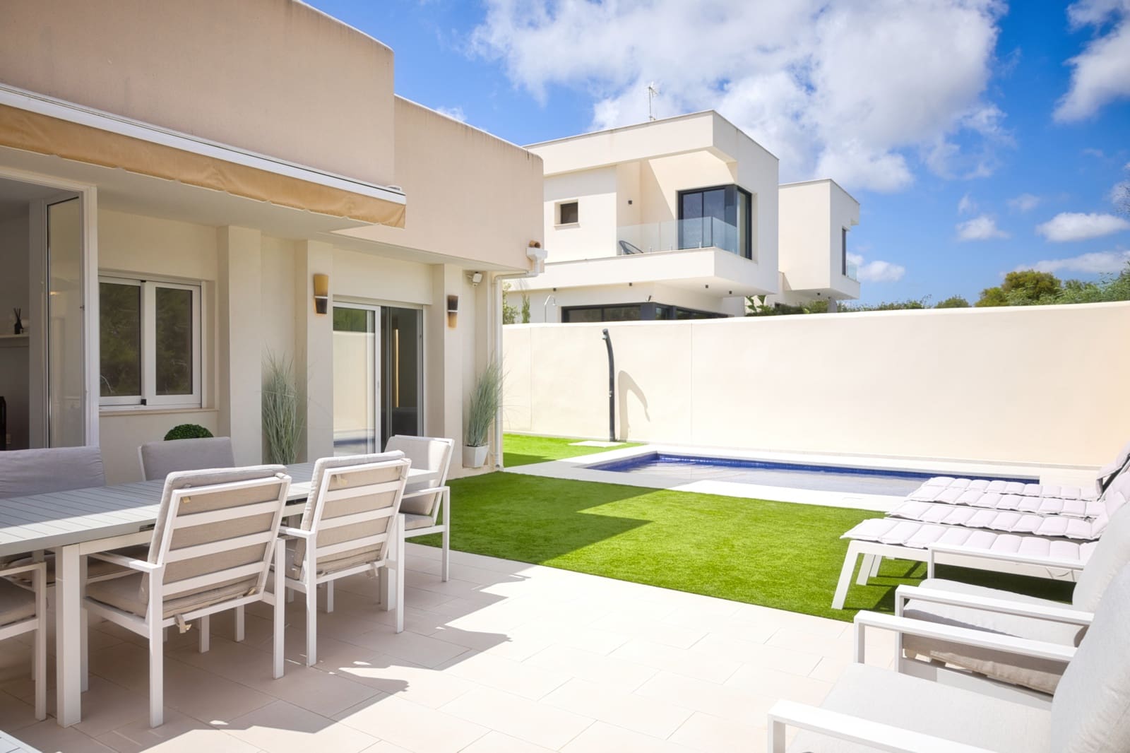 4 slaapkamer Villa te koop in Orihuela Costa met zwembad - € 375.000 (Ref: 9863683)