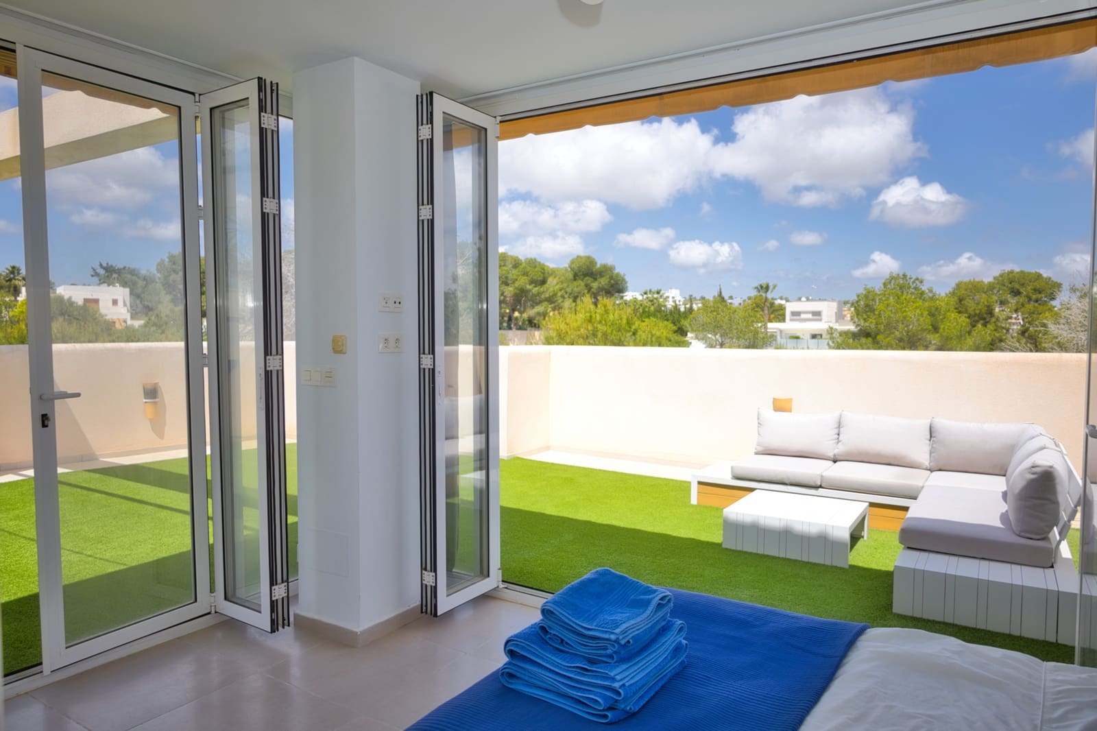 4 slaapkamer Villa te koop in Orihuela Costa met zwembad - € 375.000 (Ref: 9863683)