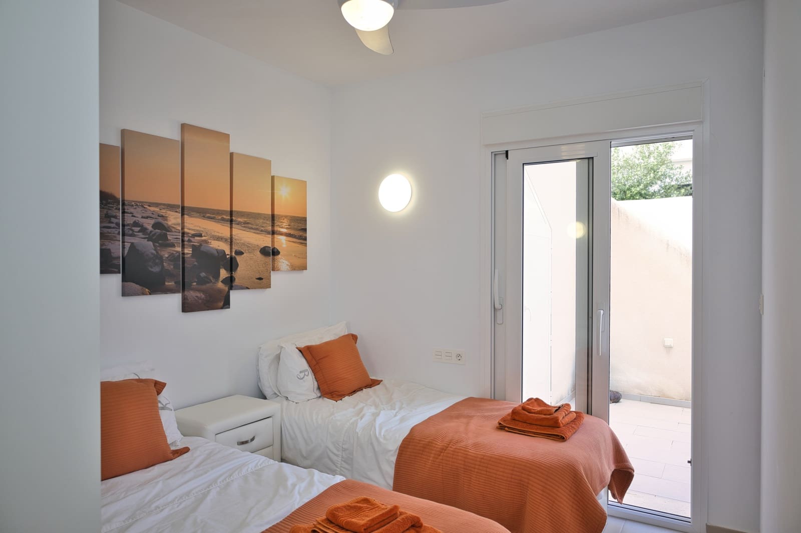 4 slaapkamer Villa te koop in Orihuela Costa met zwembad - € 375.000 (Ref: 9863683)
