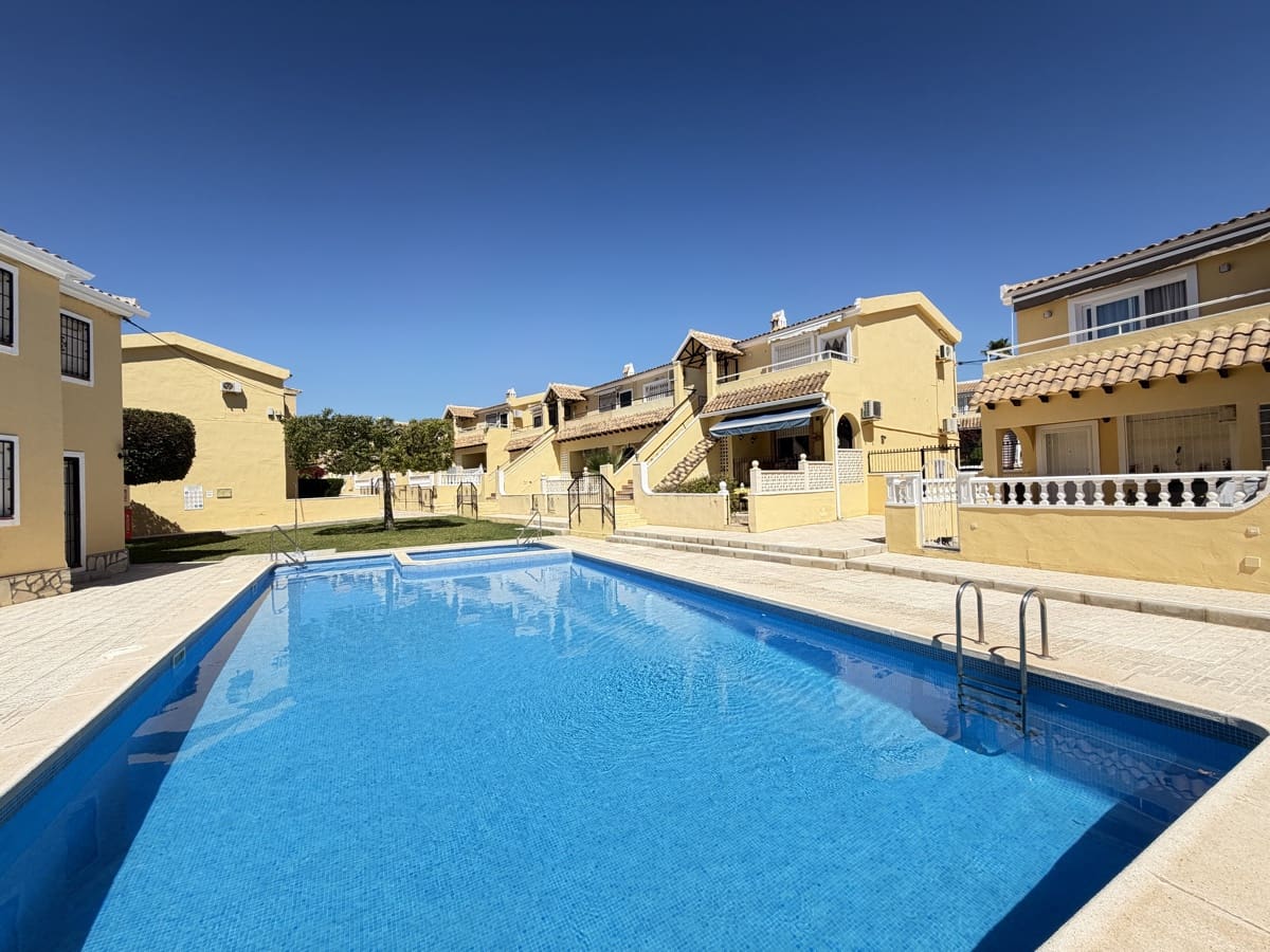 2 soveværelse Lejlighed til salg i Villamartin - € 159.995 (Ref: 9863687)