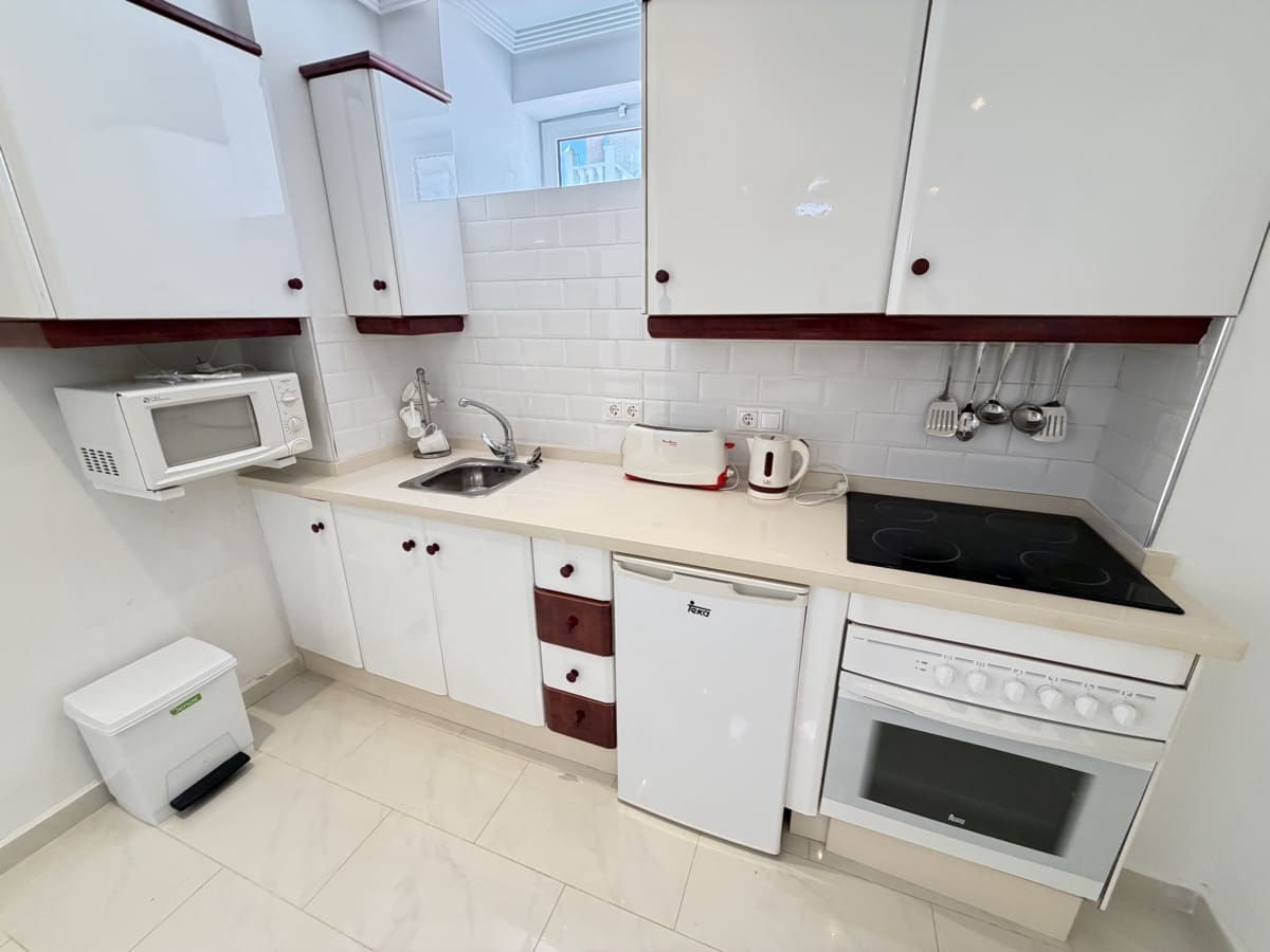 4 bedroom Villa for sale in San Miguel de Salinas - € 335,000 (Ref: 9869699)