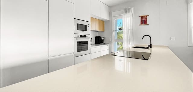 Apartamento de 3 habitaciones en El Raso, Guardamar del Segura en venta con piscina garaje - 289.500 € (Ref: 9909087)