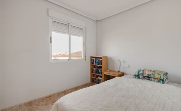 2 soveværelse Byhus til salg i Playa Flamenca med swimmingpool - € 189.900 (Ref: 9935237)
