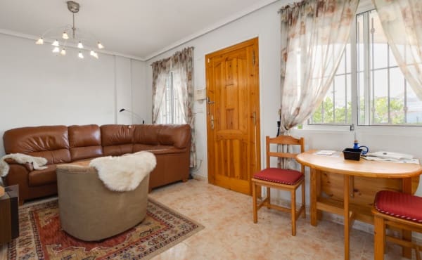 2 soveværelse Byhus til salg i Playa Flamenca med swimmingpool - € 189.900 (Ref: 9935237)