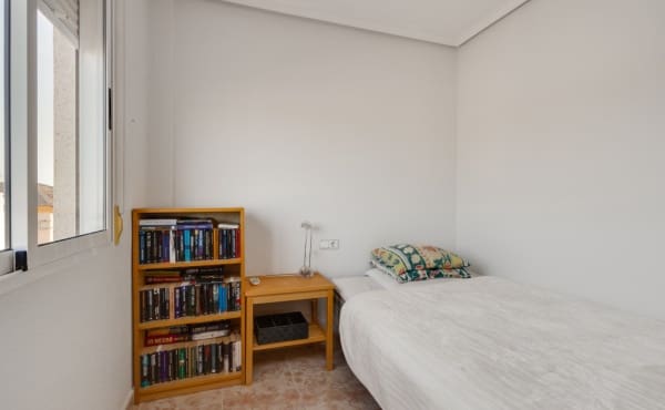 2 soveværelse Byhus til salg i Playa Flamenca med swimmingpool - € 189.900 (Ref: 9935237)