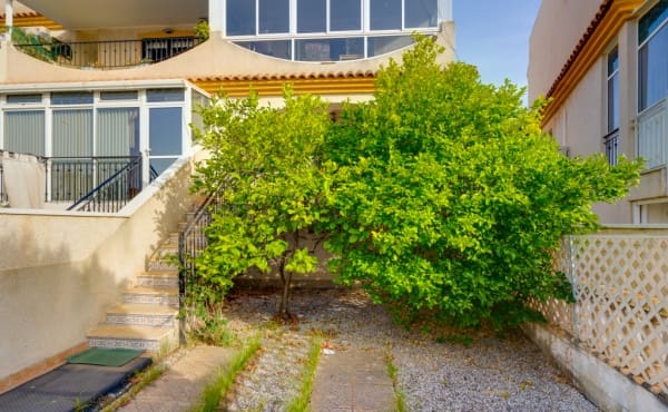 2 soveværelse Byhus til salg i Playa Flamenca med swimmingpool - € 189.900 (Ref: 9935237)