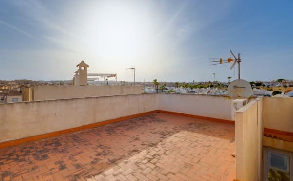 2 soveværelse Byhus til salg i Playa Flamenca med swimmingpool - € 189.900 (Ref: 9935237)