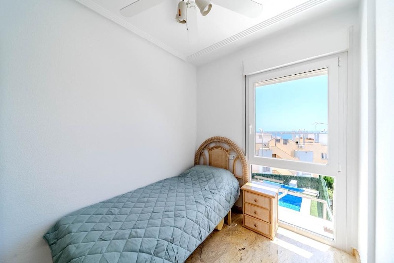 3 soveværelse Byhus til salg i Dehesa de Campoamor med swimmingpool - € 450.000 (Ref: 9935239)