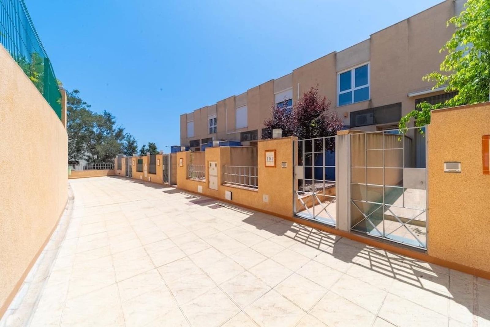 3 soveværelse Byhus til salg i Dehesa de Campoamor med swimmingpool - € 450.000 (Ref: 9935239)