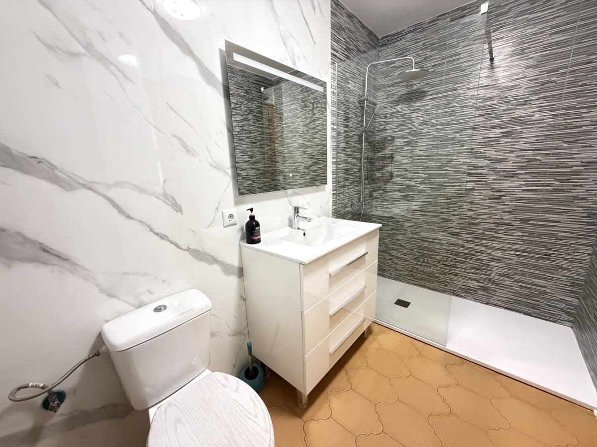 2 bedroom Apartment for sale in Villamartin - € 164,900 (Ref: 9950211)