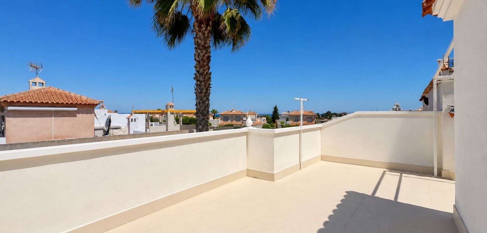 3 soveværelse Byhus til salg i Los Altos med swimmingpool garage - € 239.000 (Ref: 9950643)
