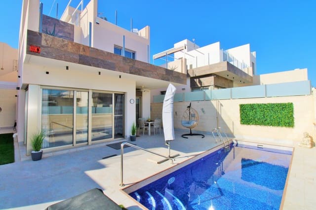 Chalet de 3 habitaciones en Villamartin, Orihuela en venta con piscina - 375.000 € (Ref: 9950644)