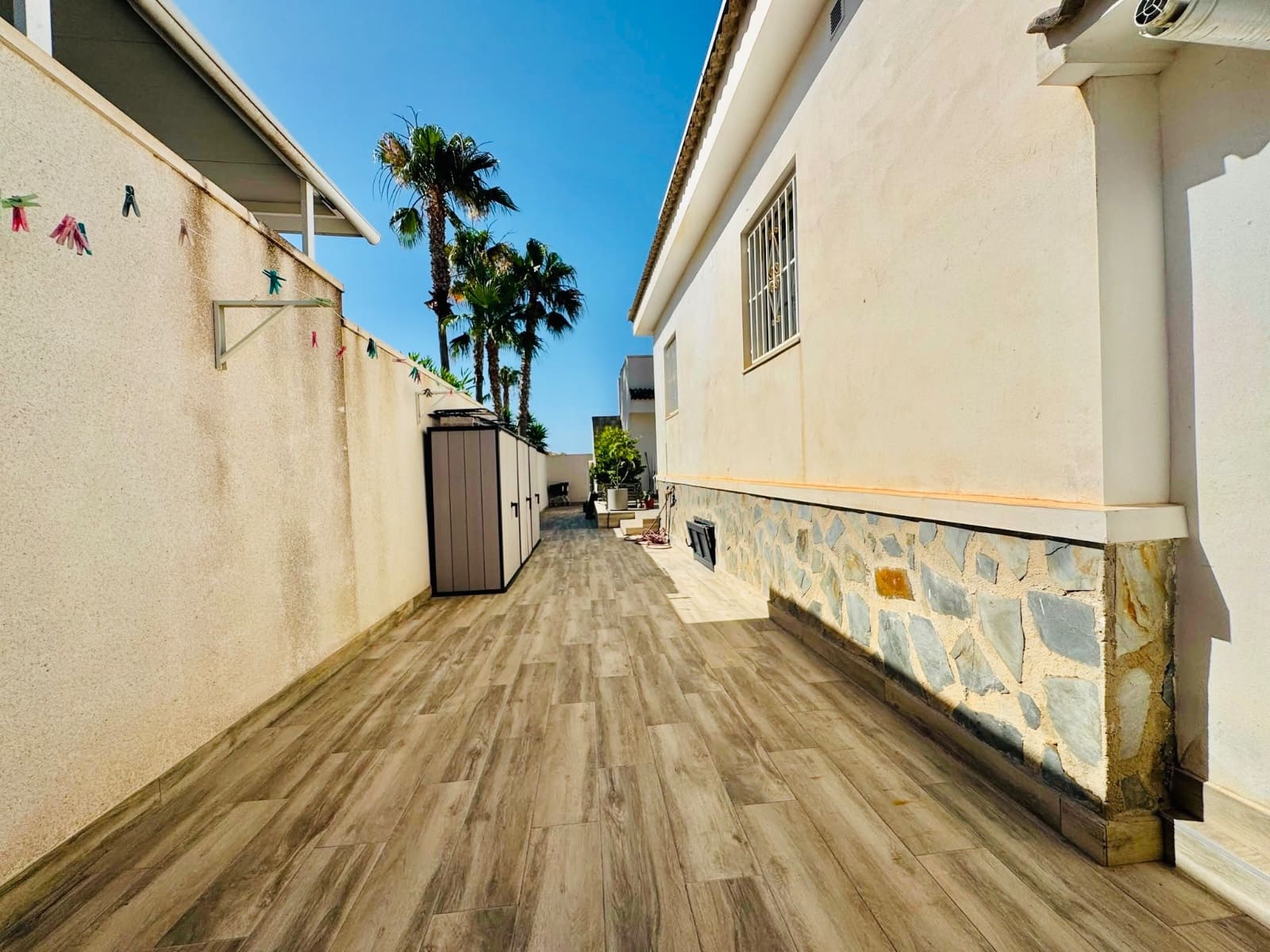 4 bedroom Villa for sale in Ciudad Quesada with pool garage - € 470,000 (Ref: 9953131)