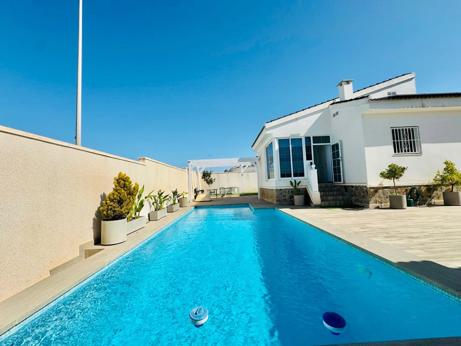 4 bedroom Villa for sale in Ciudad Quesada with pool garage - € 470,000 (Ref: 9953131)