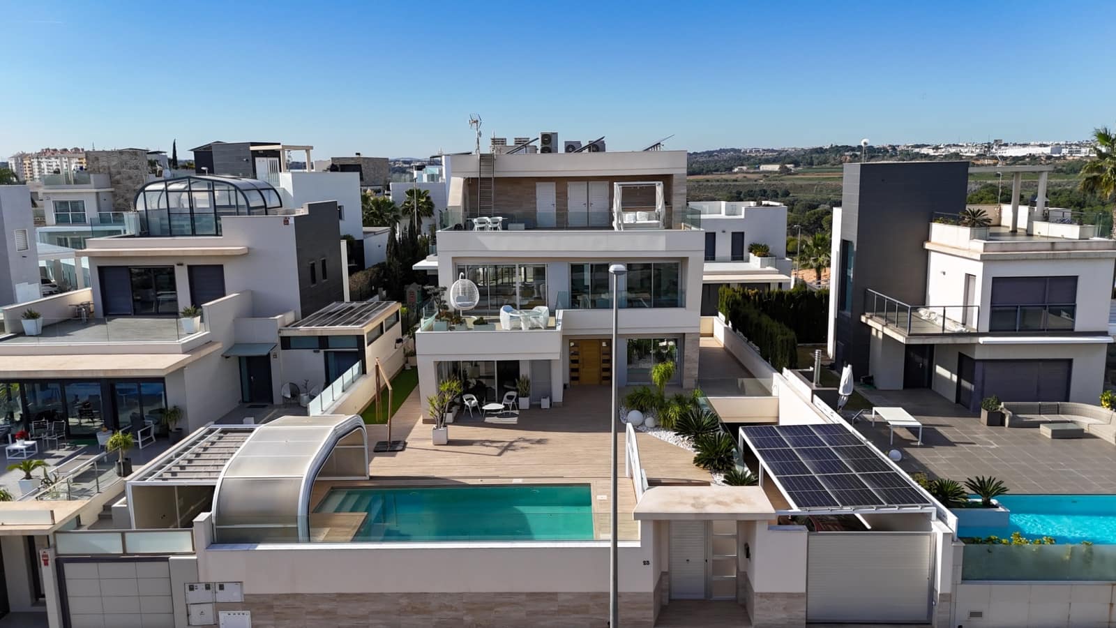 4 Zimmer Villa zu verkaufen in Dehesa de Campoamor mit Pool Garage - 1.890.000 € (Ref: 9953138)