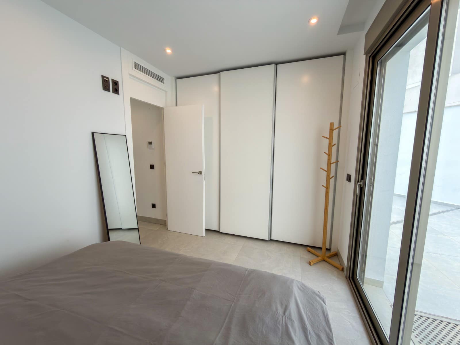 4 quarto Moradia para venda em Villamartin com piscina - 570 000 € (Ref: 9953139)