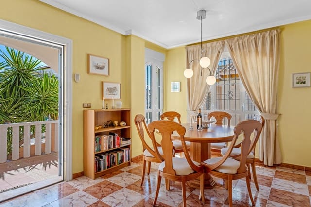 2 soverom Hus til salgs i Lomas de Cabo Roig - Los Dolses, Orihuela med svømmebasseng - € 219 000 (Ref: 9956268)