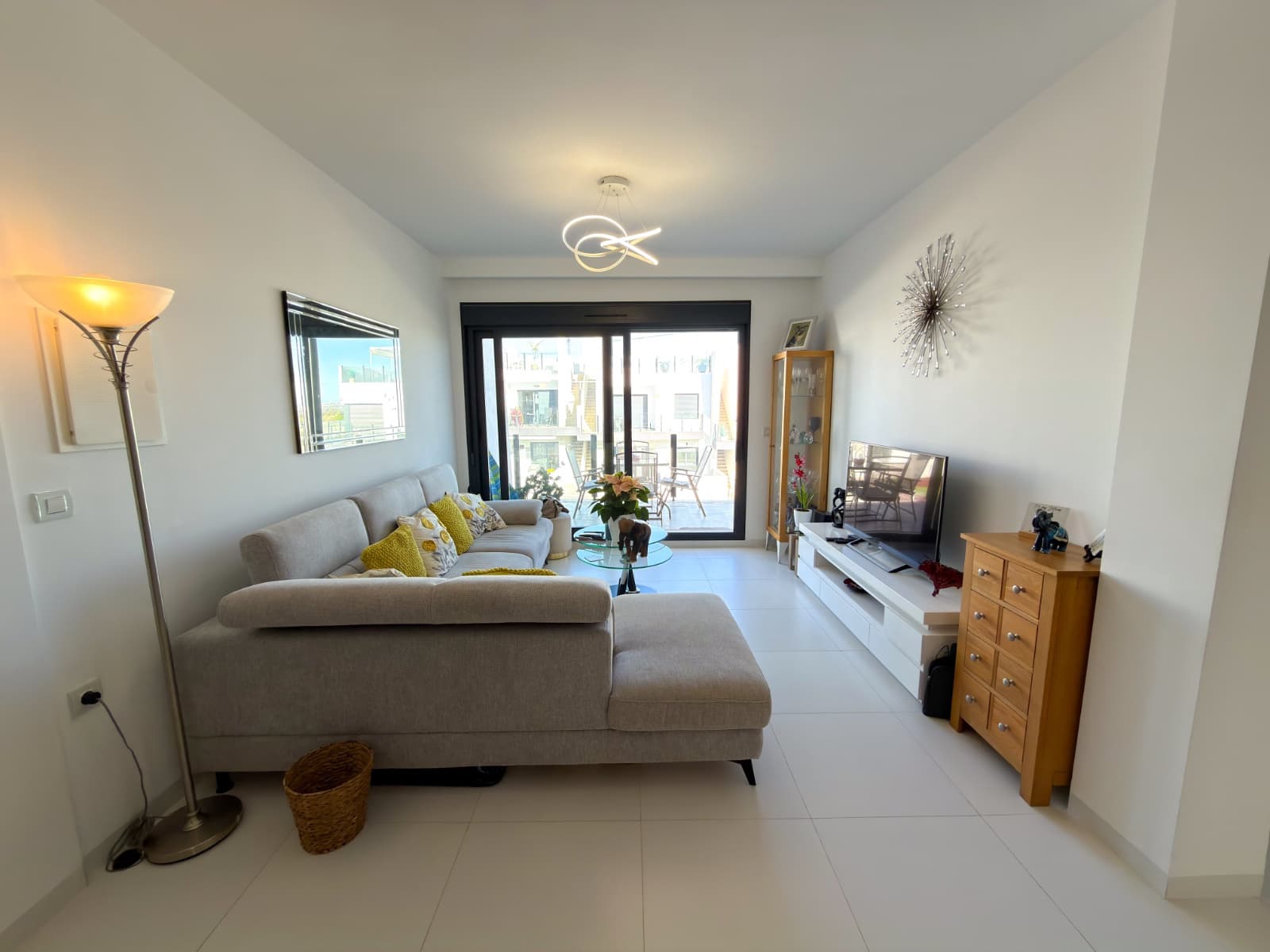 2 Zimmer Apartment zu verkaufen in San Miguel de Salinas mit Pool - 259.000 € (Ref: 9956565)