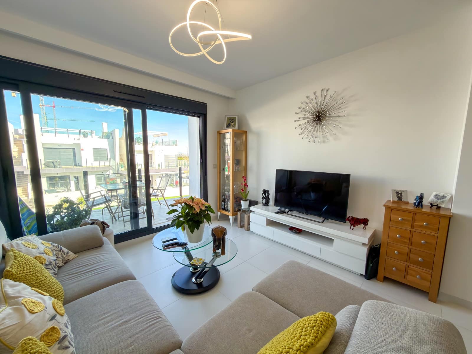 2 Zimmer Apartment zu verkaufen in San Miguel de Salinas mit Pool - 259.000 € (Ref: 9956565)