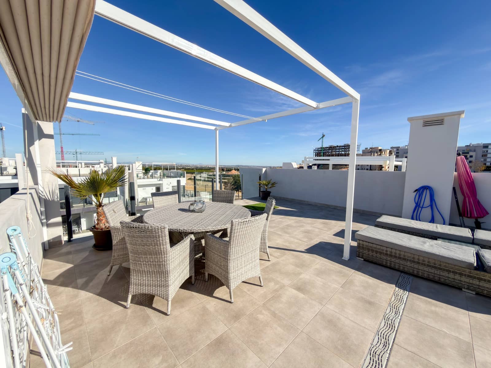 2 Zimmer Apartment zu verkaufen in San Miguel de Salinas mit Pool - 259.000 € (Ref: 9956565)