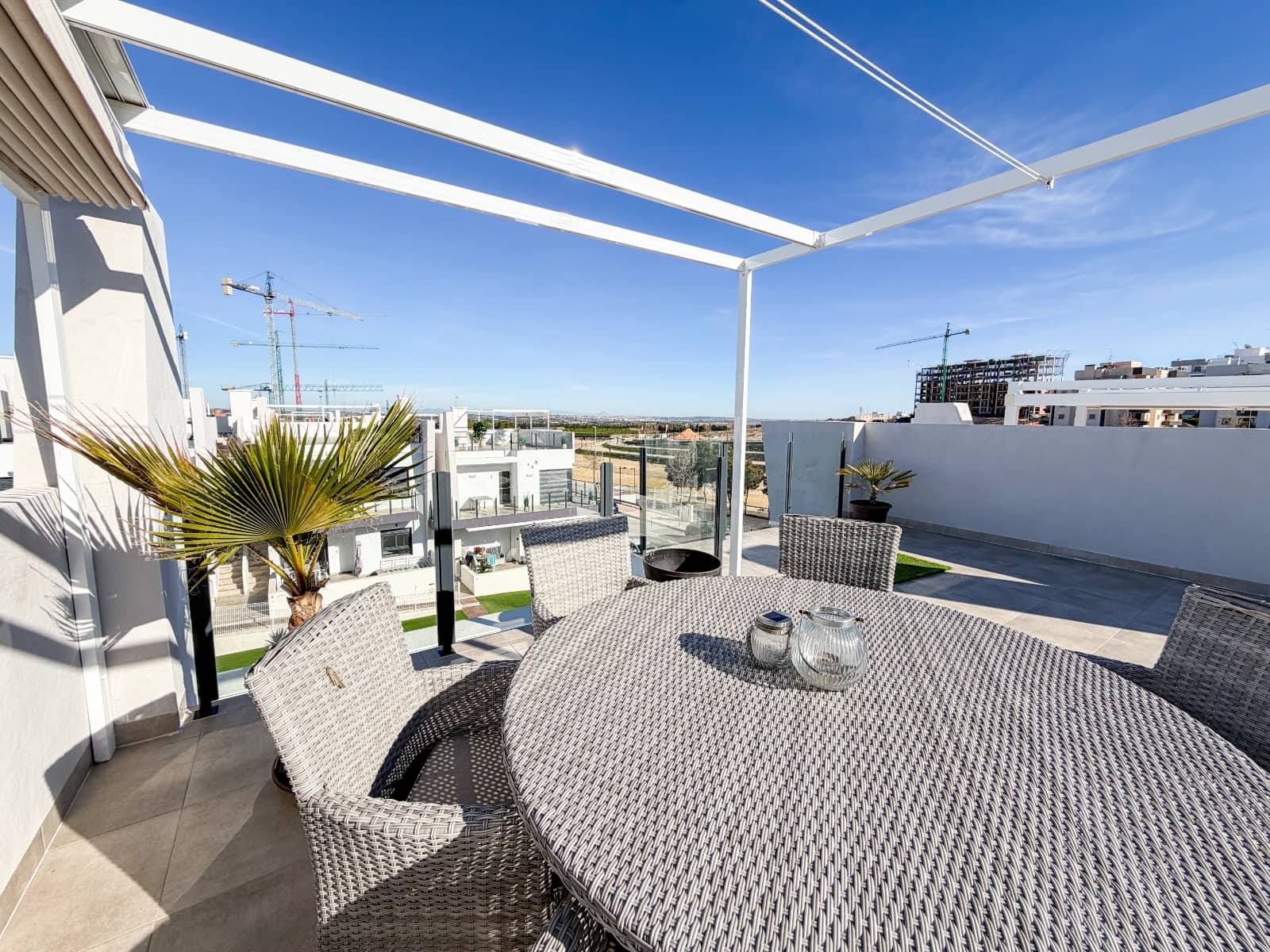 2 Zimmer Apartment zu verkaufen in San Miguel de Salinas mit Pool - 259.000 € (Ref: 9956565)