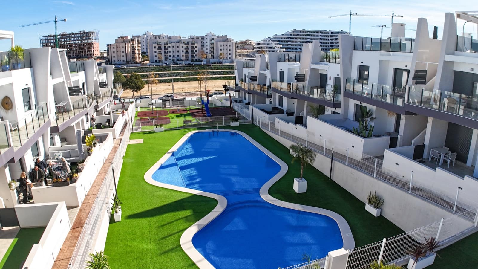 2 Zimmer Apartment zu verkaufen in San Miguel de Salinas mit Pool - 259.000 € (Ref: 9956565)