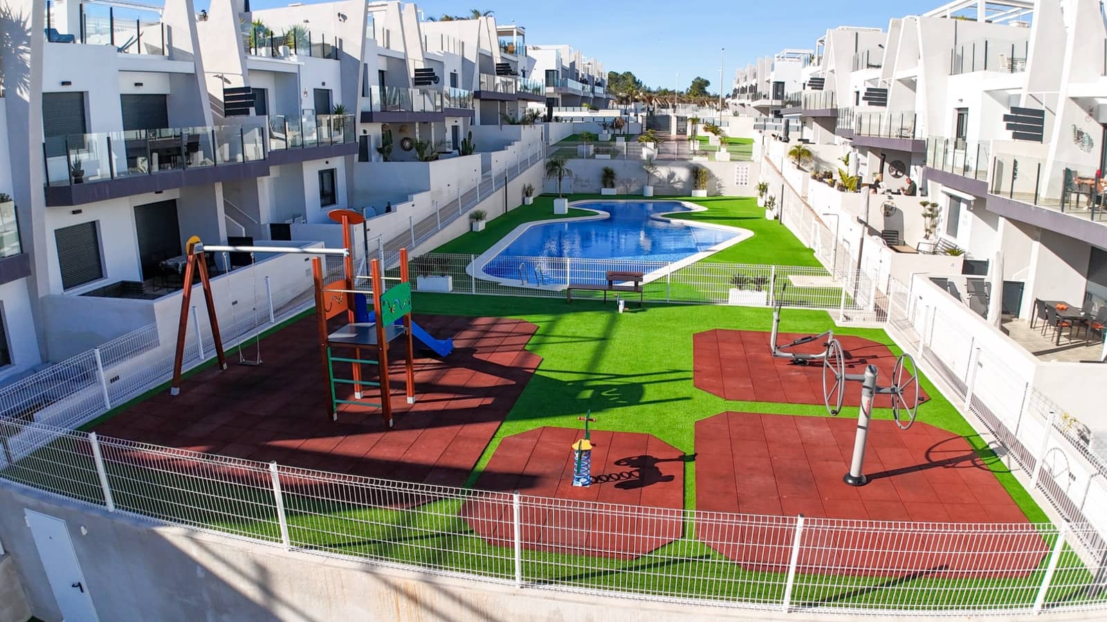 2 Zimmer Apartment zu verkaufen in San Miguel de Salinas mit Pool - 259.000 € (Ref: 9956565)